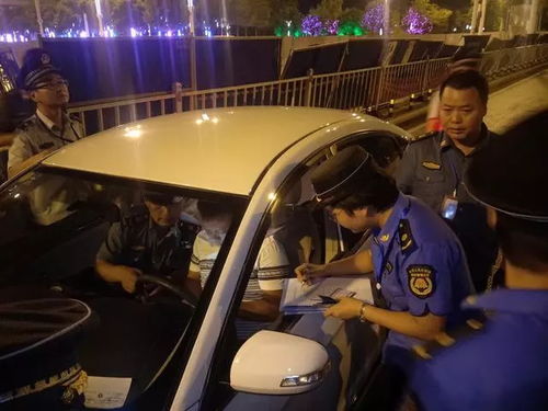 武漢規范出行市場 嚴查網約車證照 九月以來查處違規車51臺